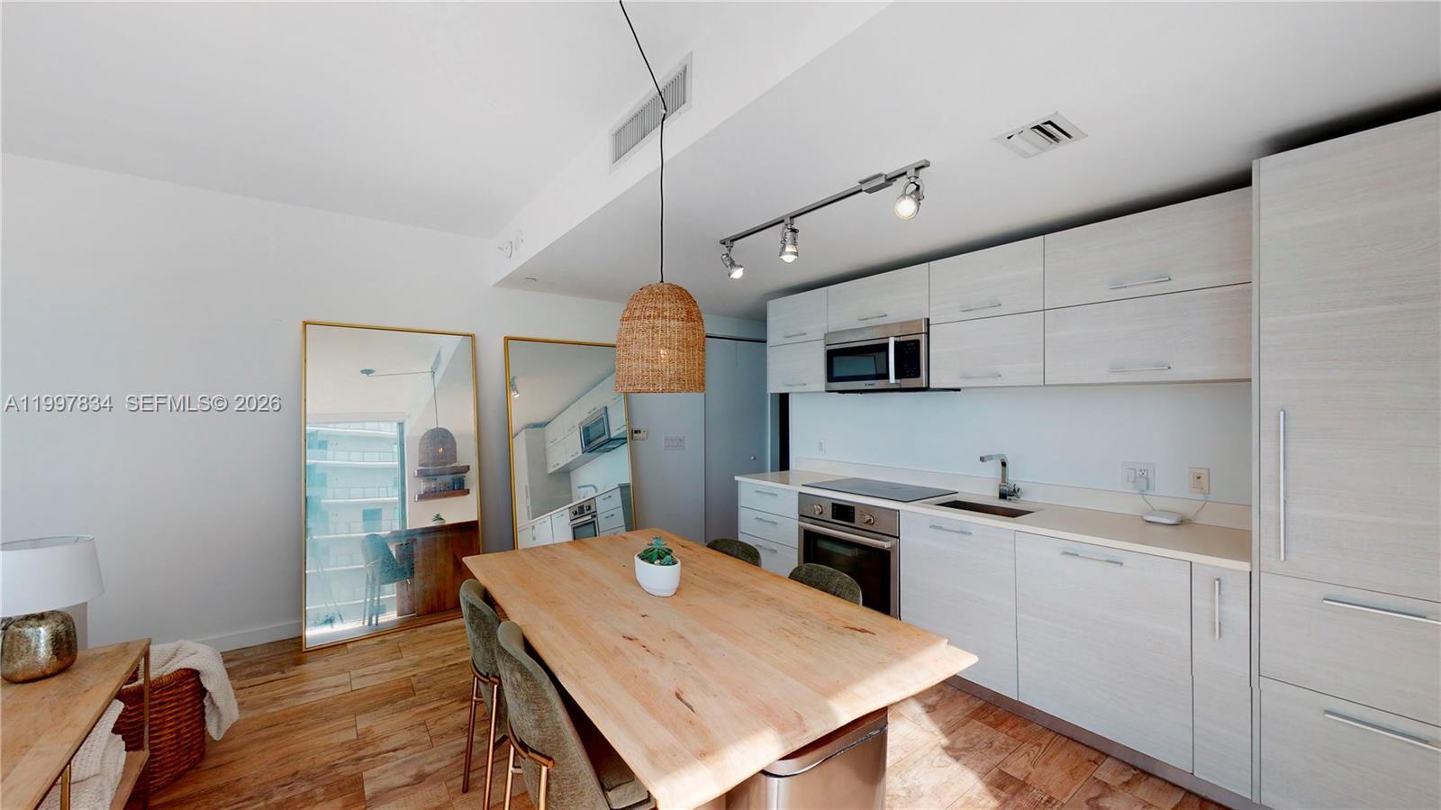 650 NE 32nd St #4607 Miami, FL 33137