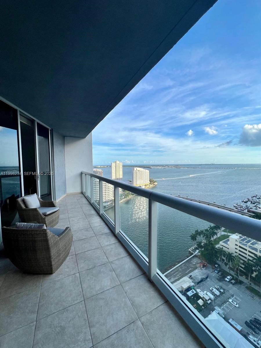 495 Brickell Ave #2707
