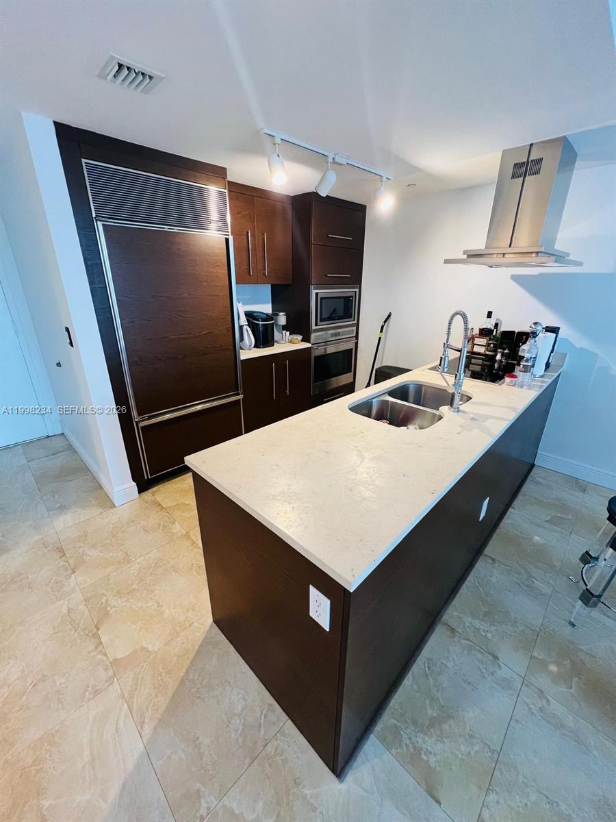 image Icon Brickell II6
