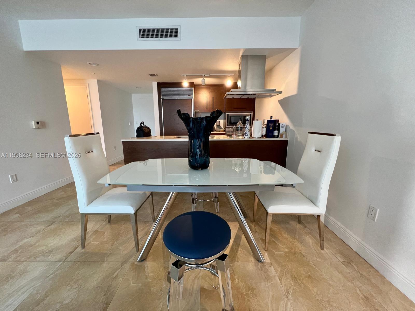 image Icon Brickell II8