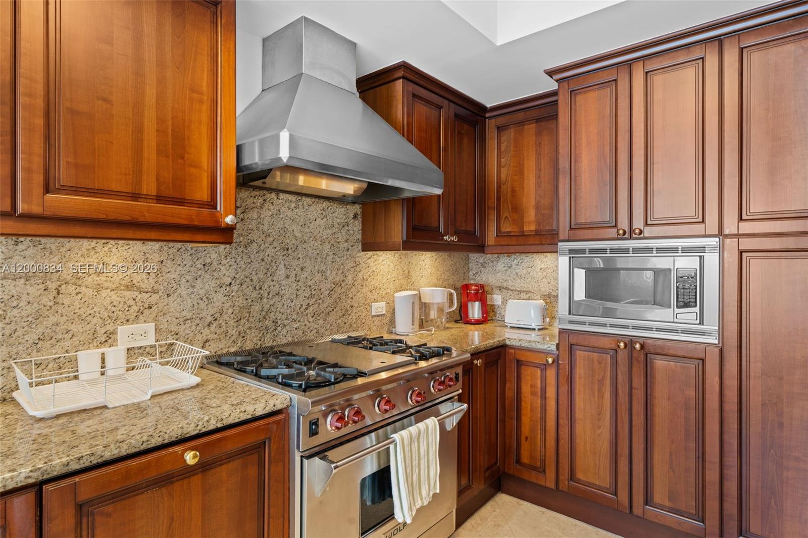 image Acqualina Residences10