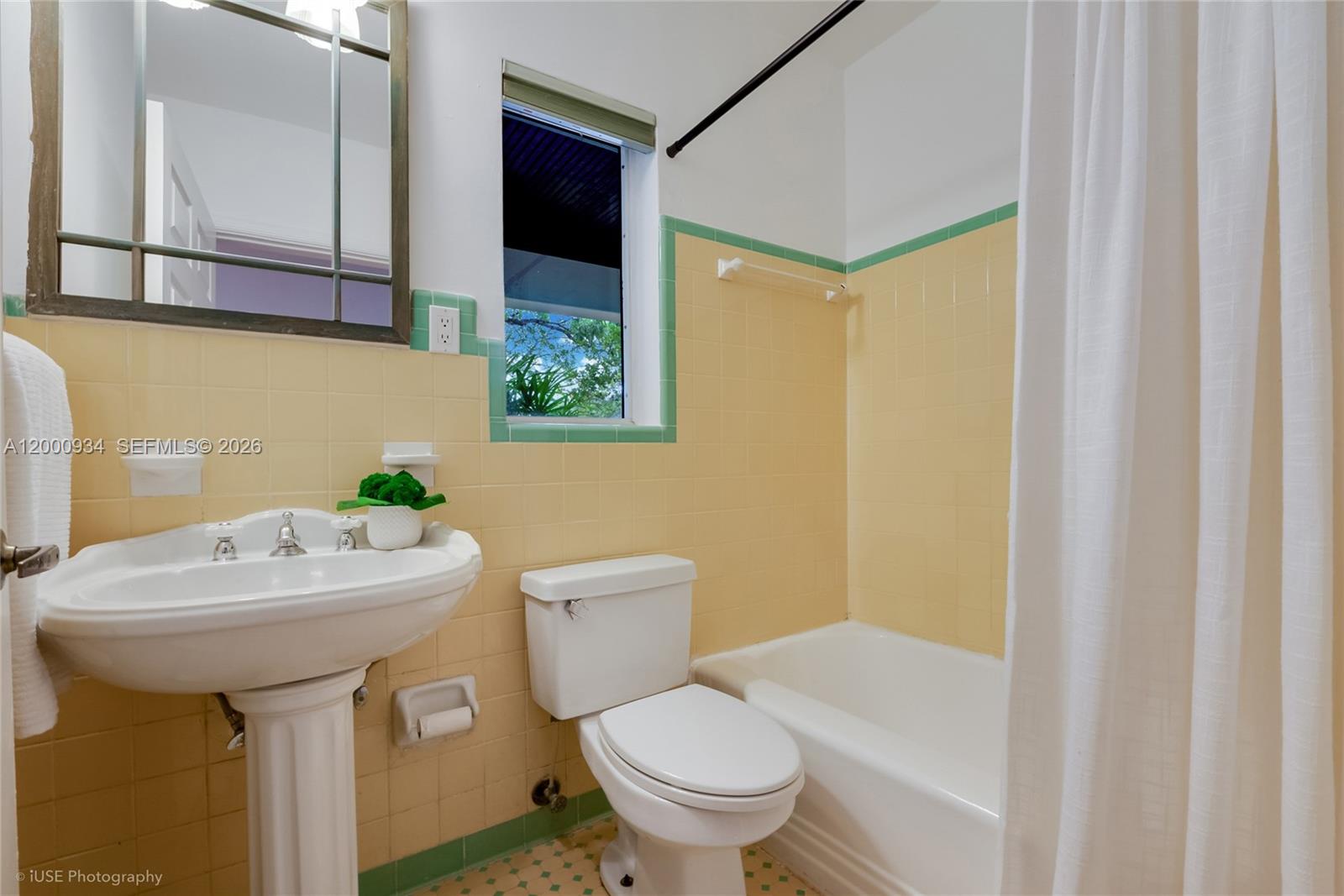 1215 Cordova St Coral Gables, FL 33134