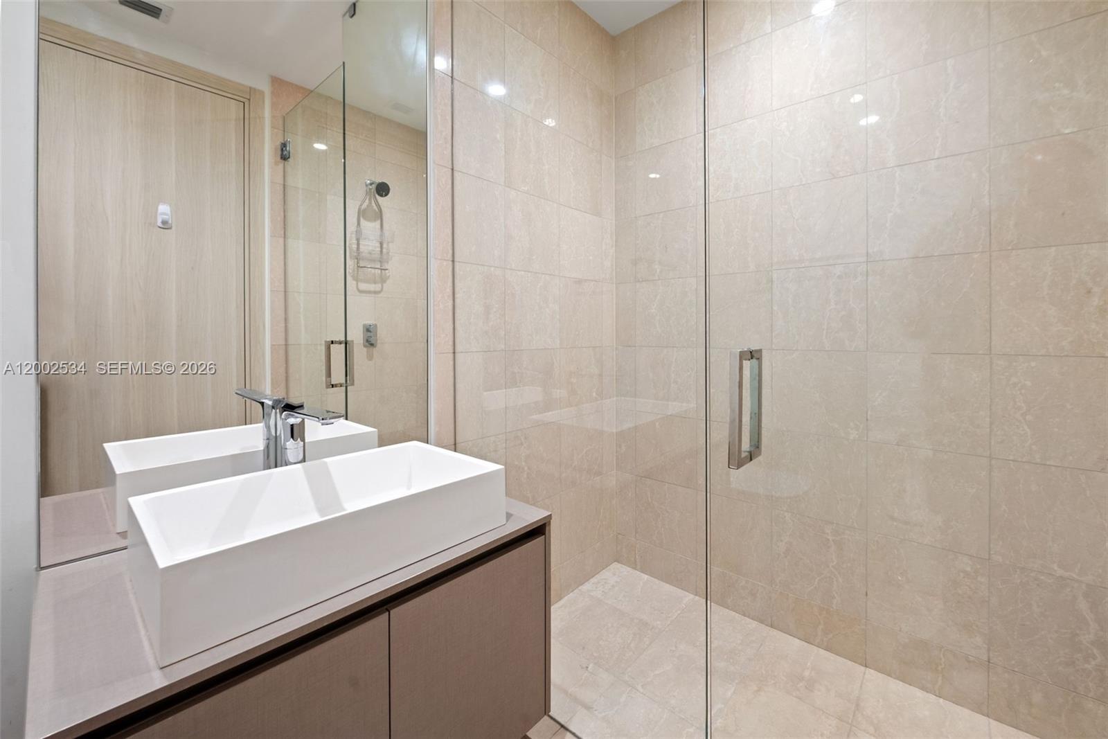 1000 Brickell Plz #PH5103 Miami, FL 33131