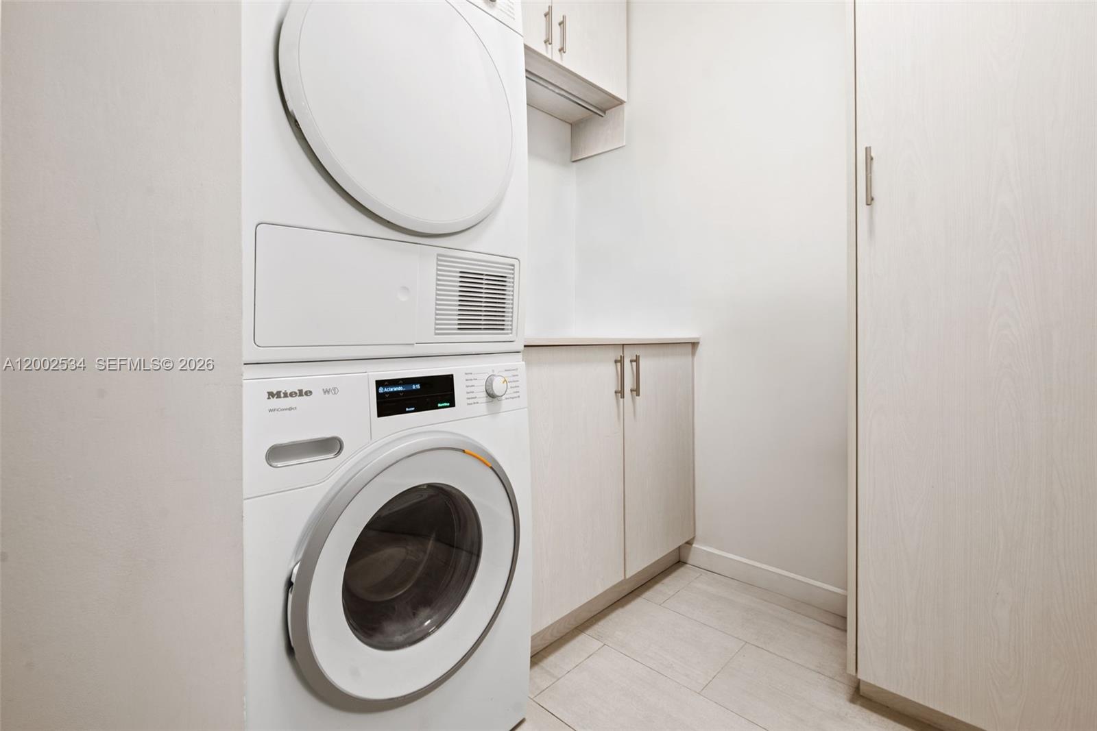 1000 Brickell Plz #PH5103 Miami, FL 33131