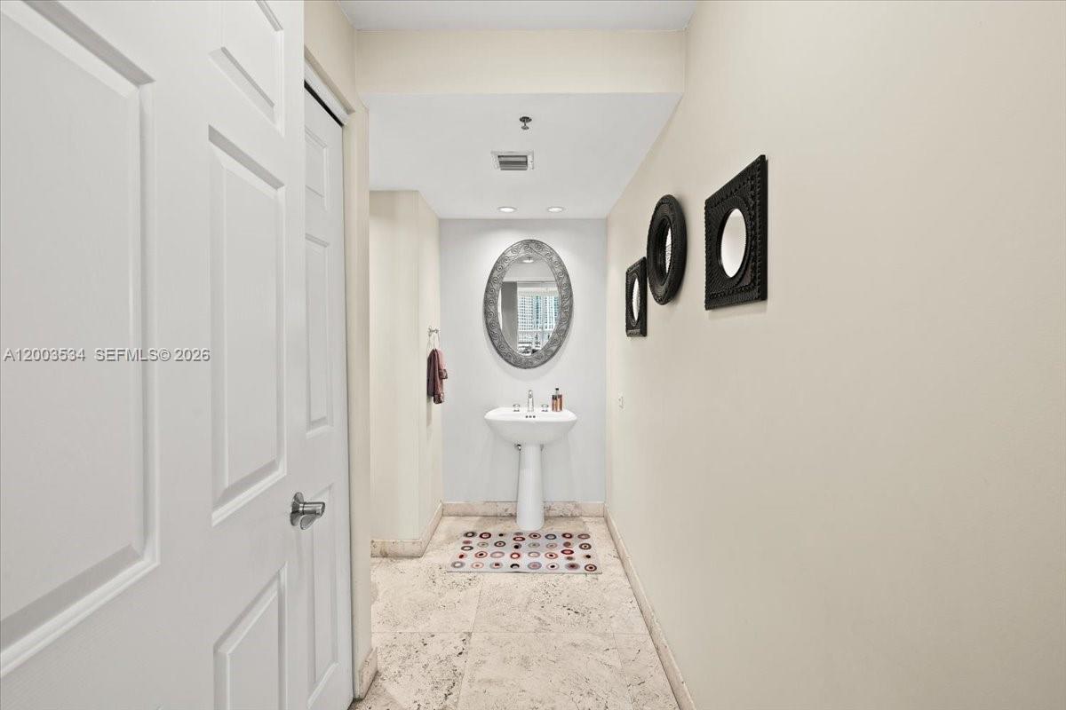 808 Brickell Key Dr #1205 Miami, FL 33131