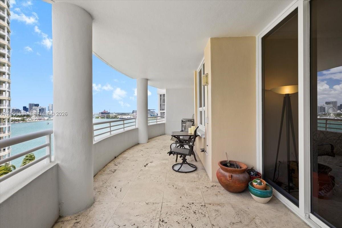 808 Brickell Key Dr #1205 Miami, FL 33131