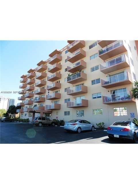 2200 E Hallandale Bch Blvd #303 Hallandale Beach, FL 33009