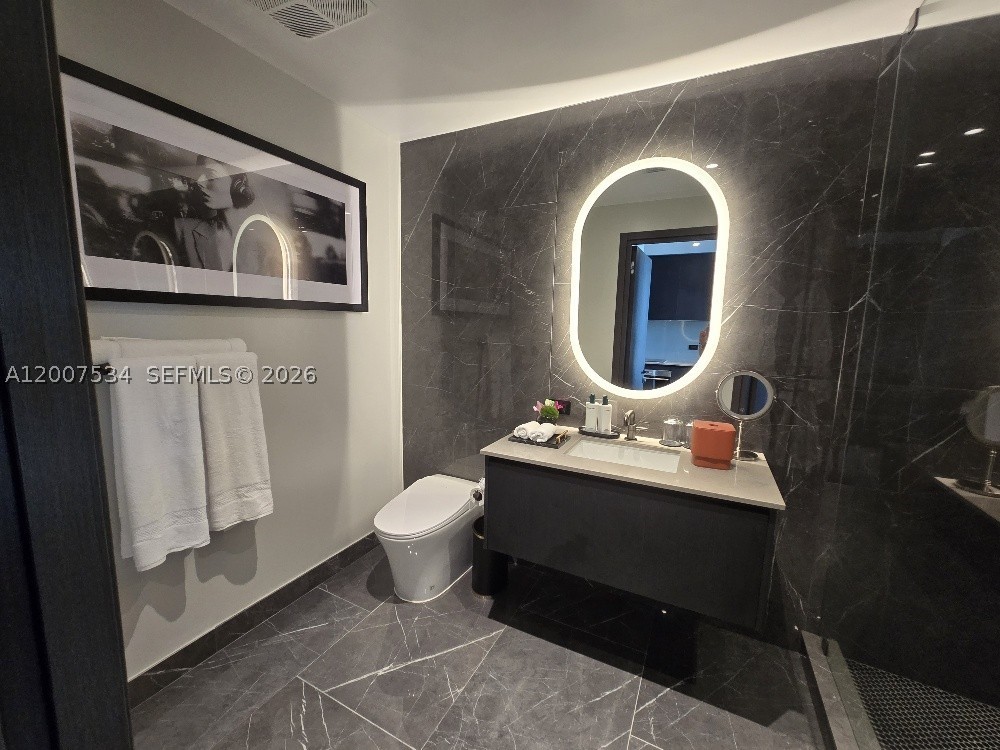 image E11EVEN Hotel & Residences12