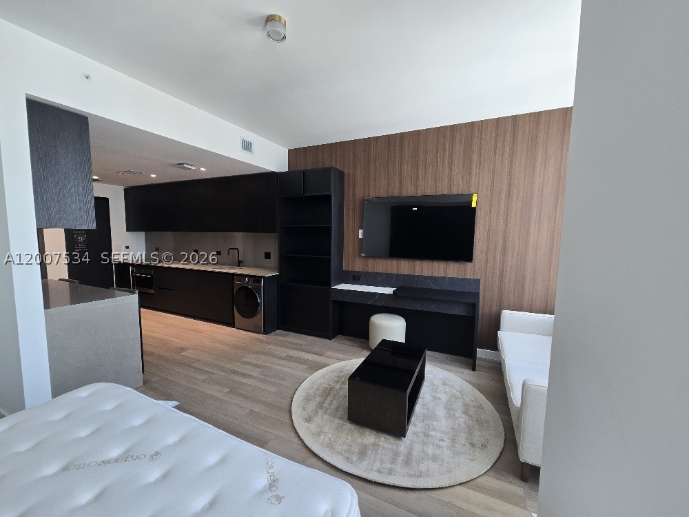 image E11EVEN Hotel & Residences15