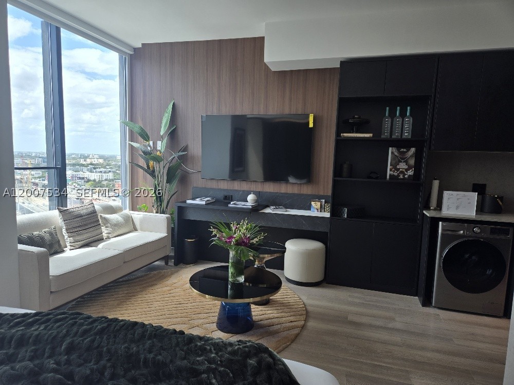 image E11EVEN Hotel & Residences7