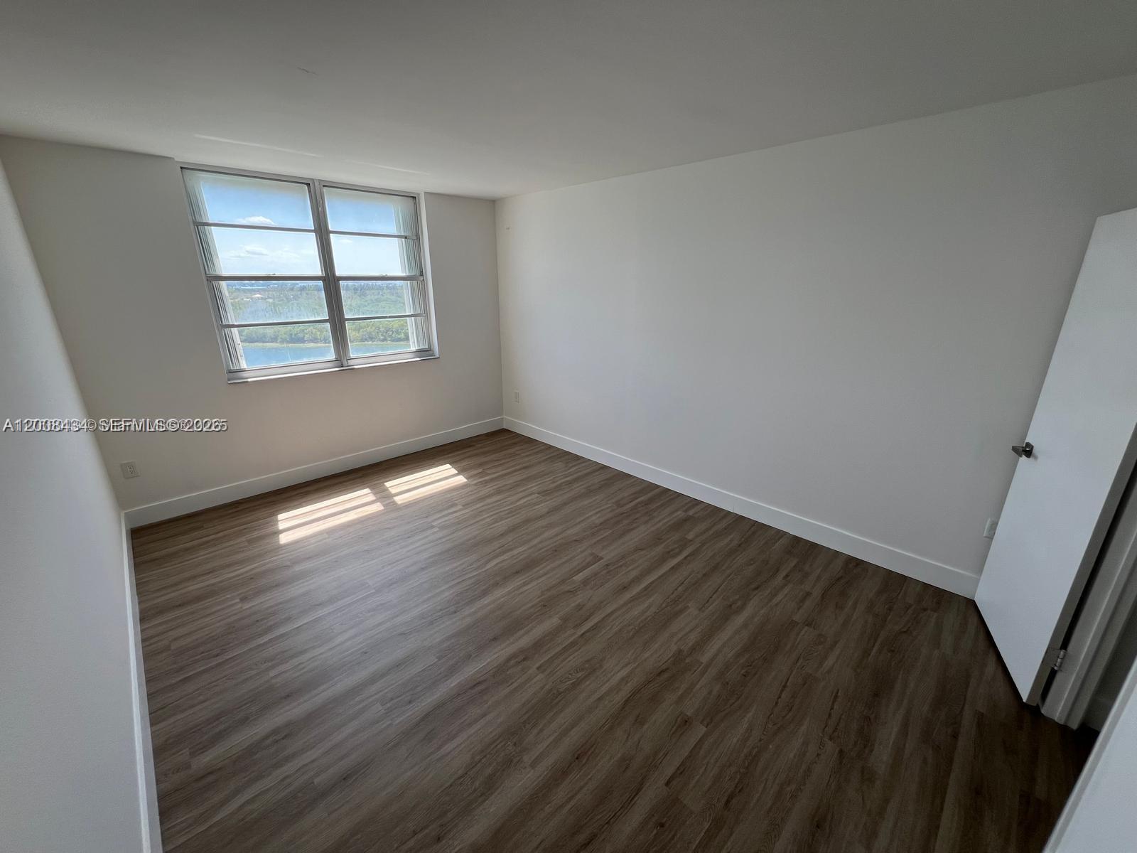 image Arlen House West21