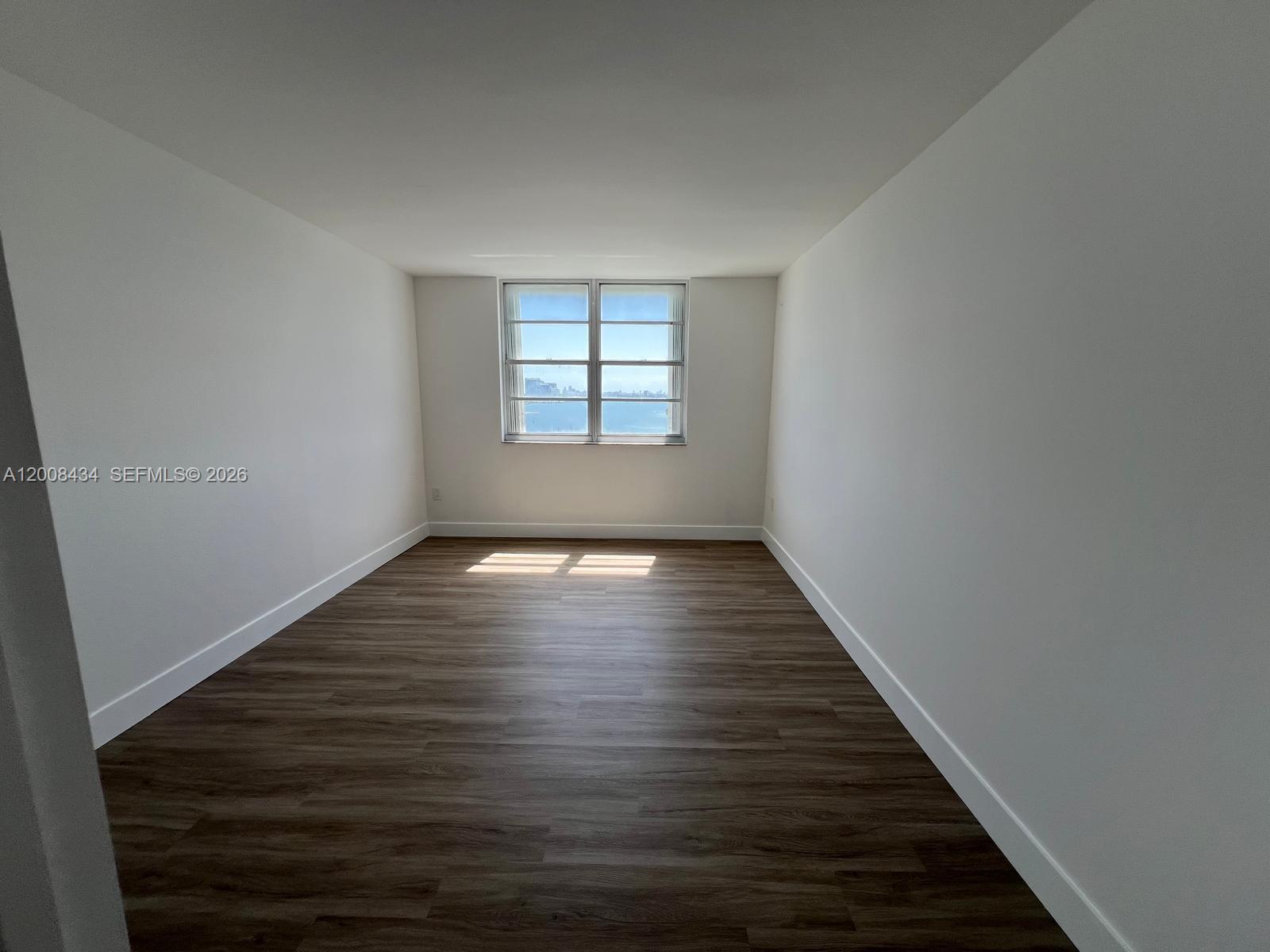 image Arlen House West35
