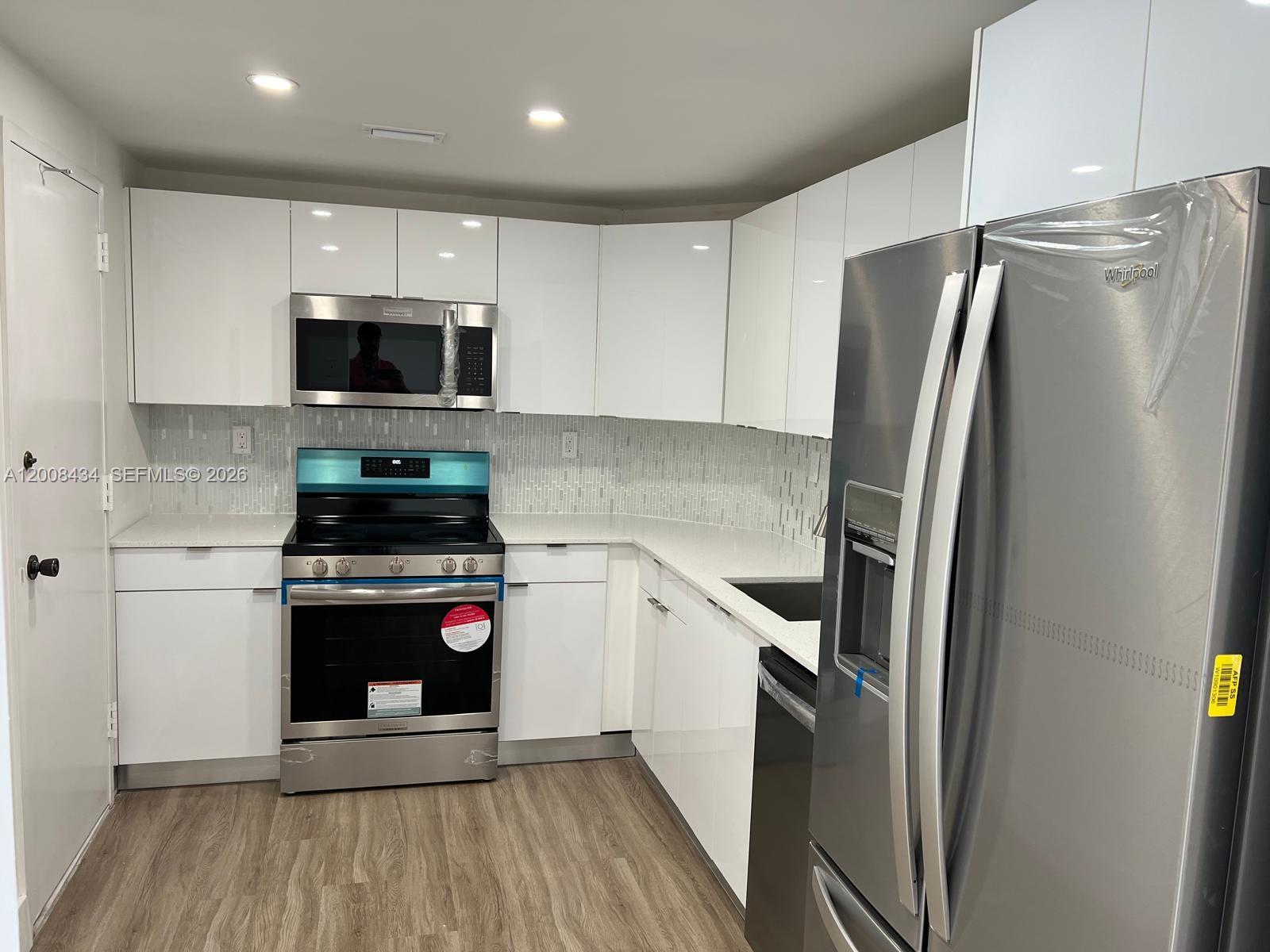 image Arlen House West7