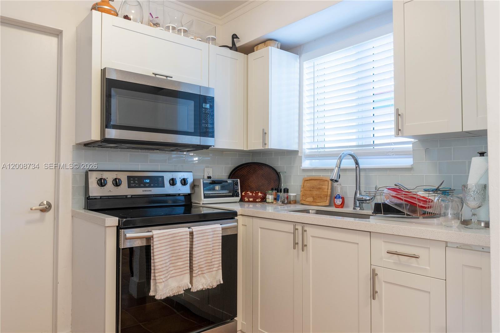 611 74th St Miami Beach, FL 33141