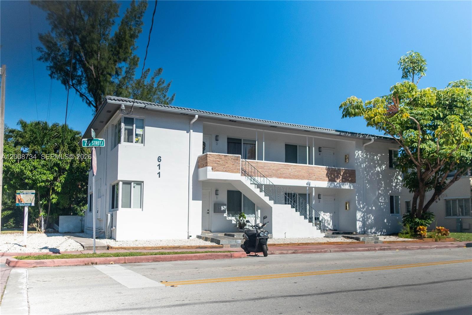611 74th St Miami Beach, FL 33141