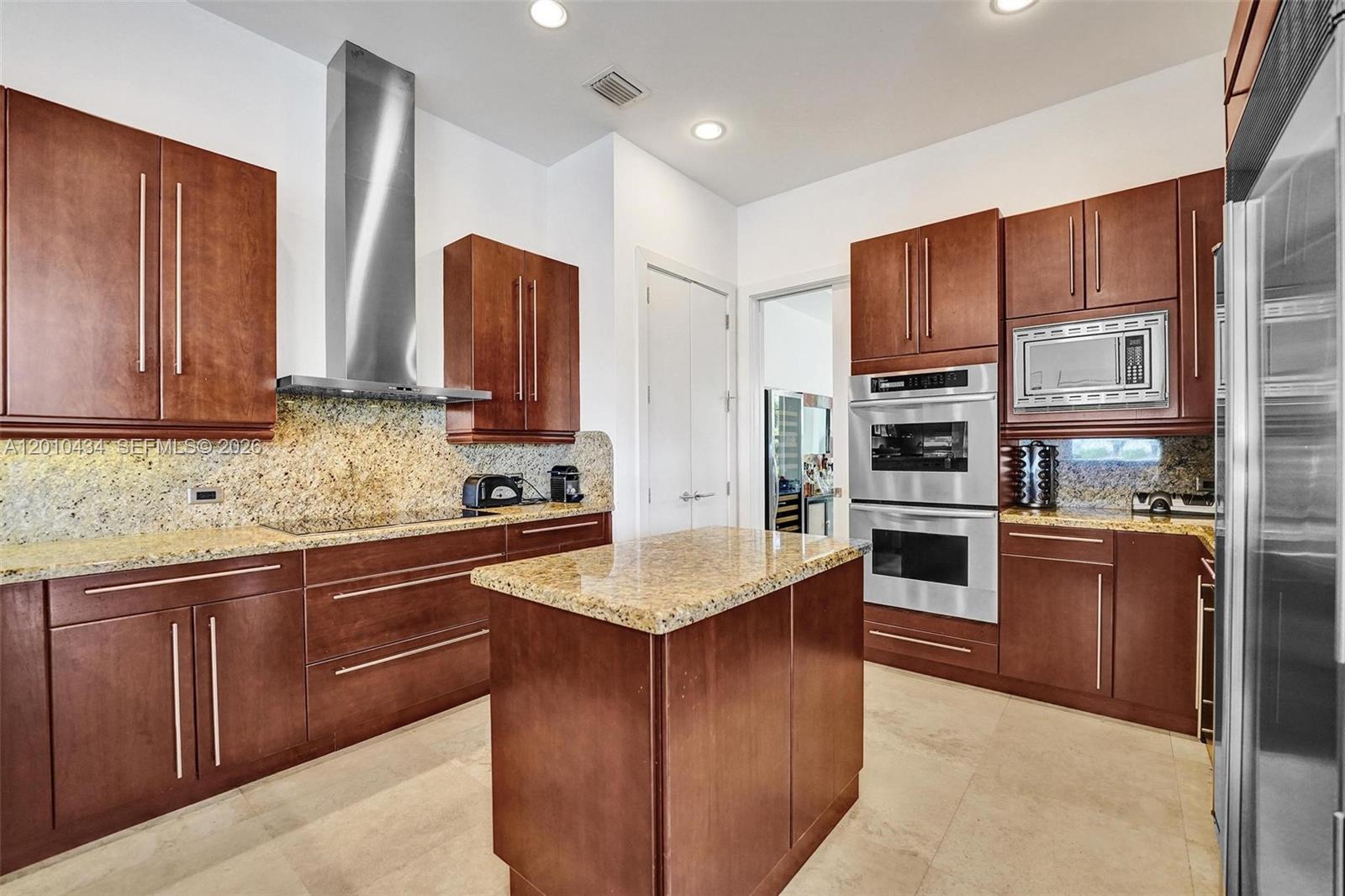 1575 Windjammer Way Hollywood, FL 33019