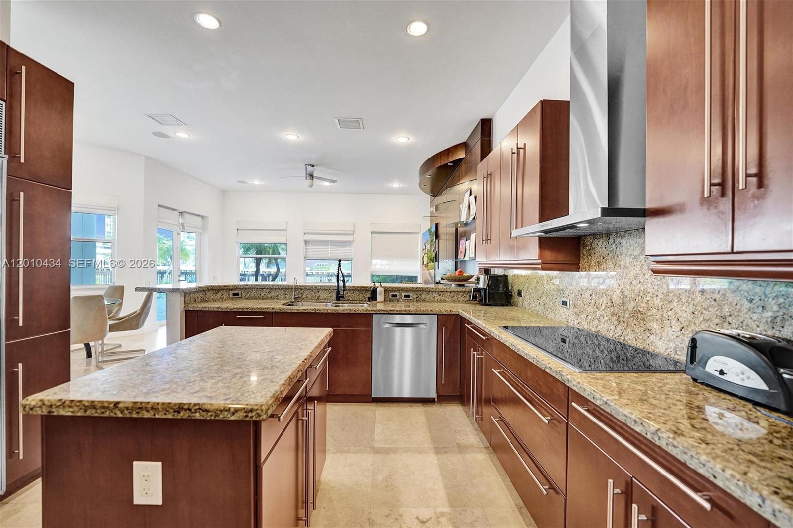 1575 Windjammer Way Hollywood, FL 33019