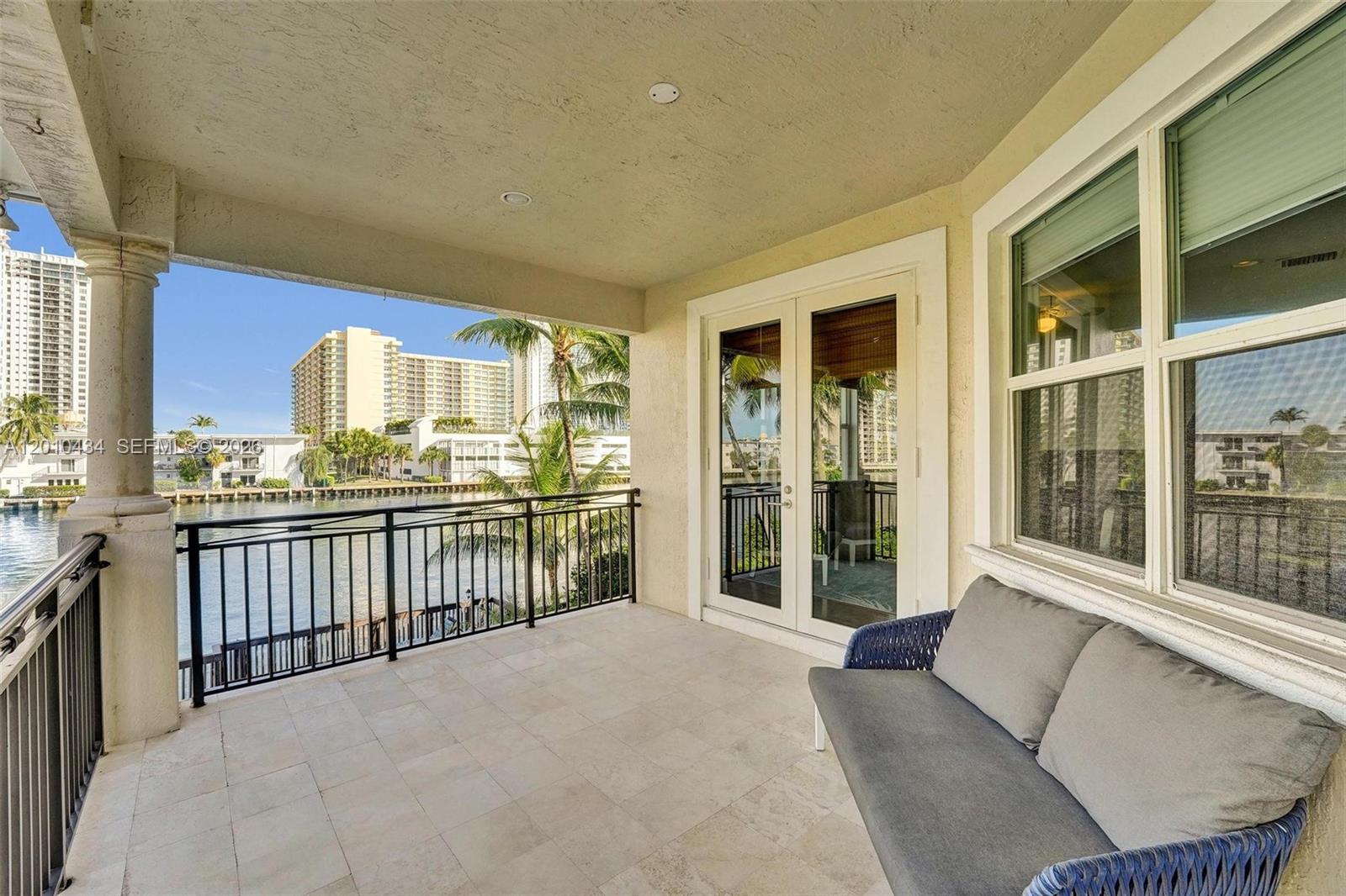 1575 Windjammer Way Hollywood, FL 33019