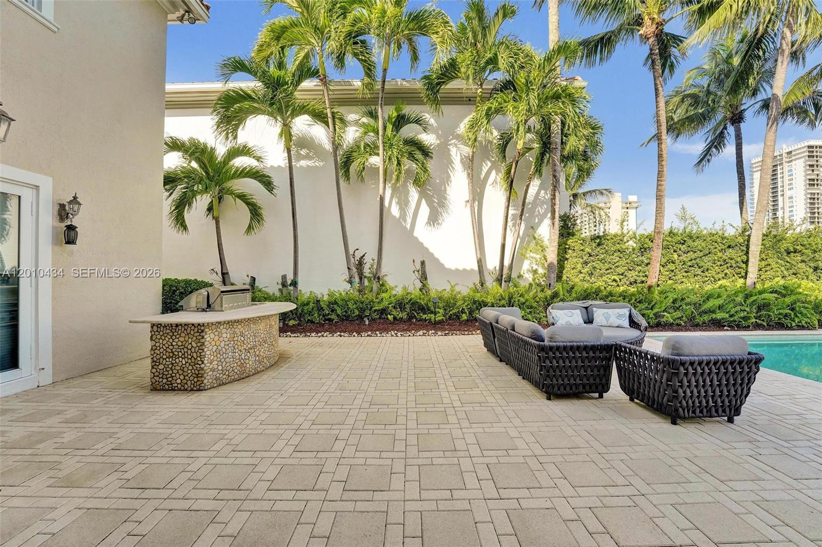 1575 Windjammer Way Hollywood, FL 33019