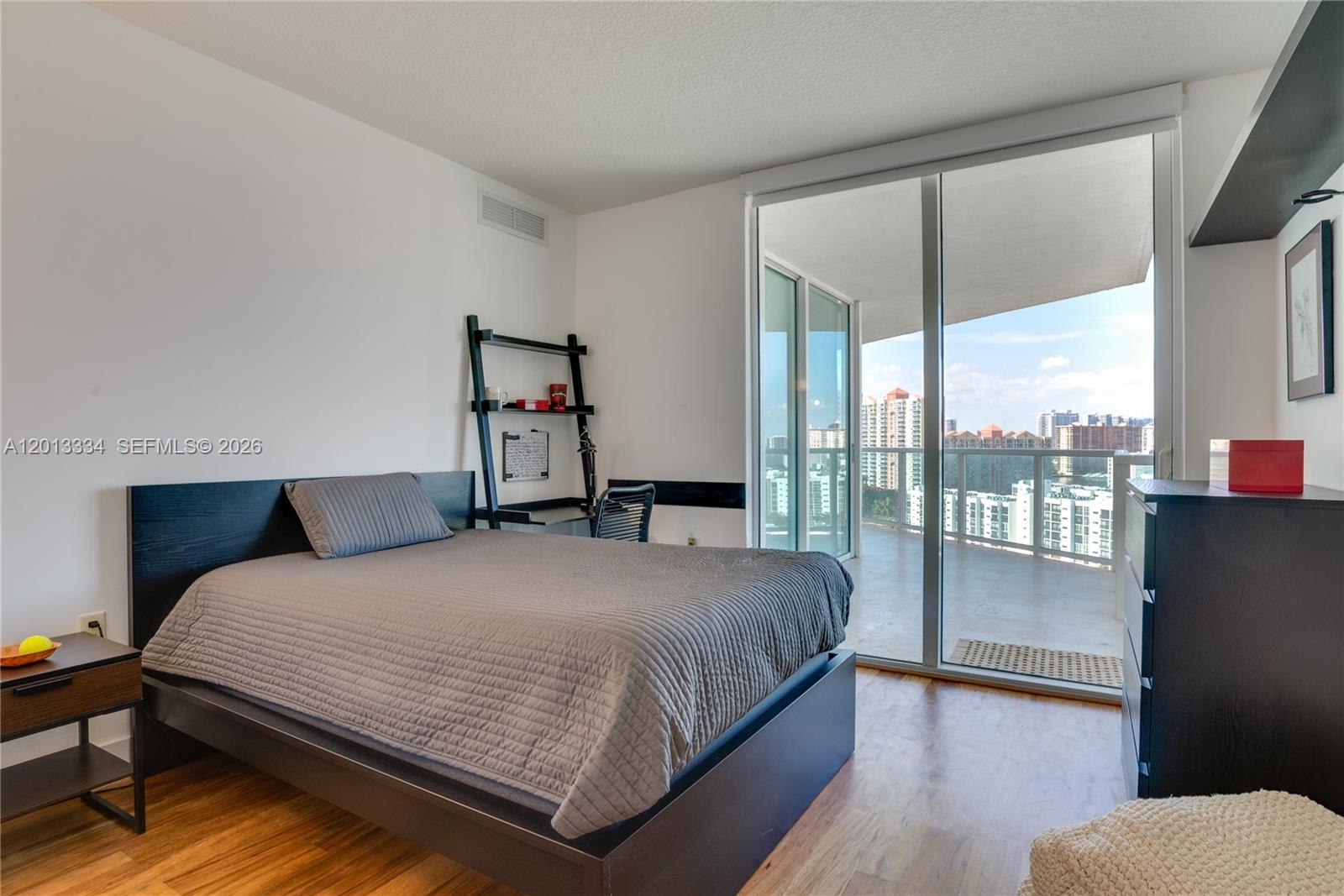 image St Tropez Sunny Isles15