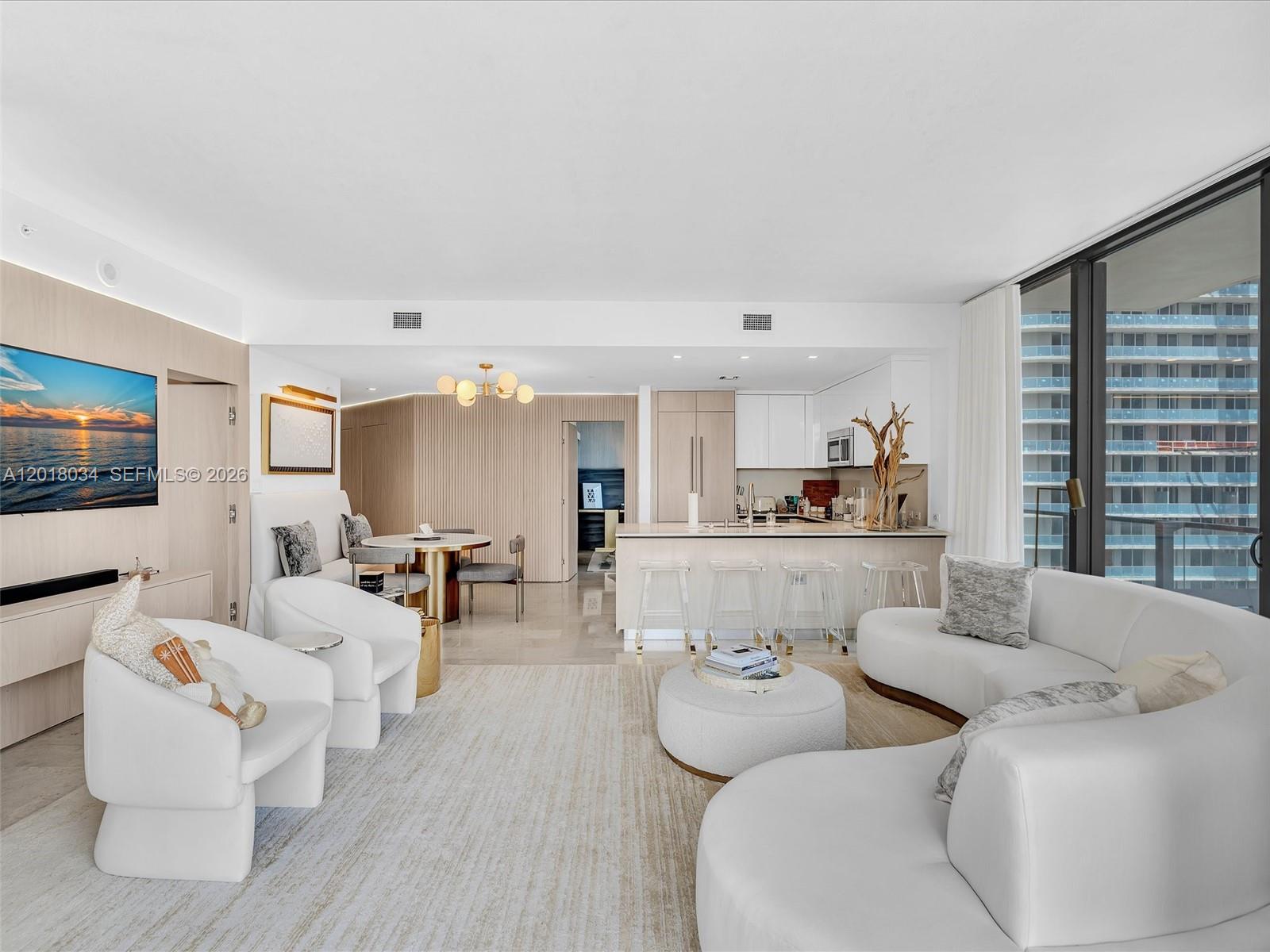 88 SW 7th St #2011 Miami, FL 33130
