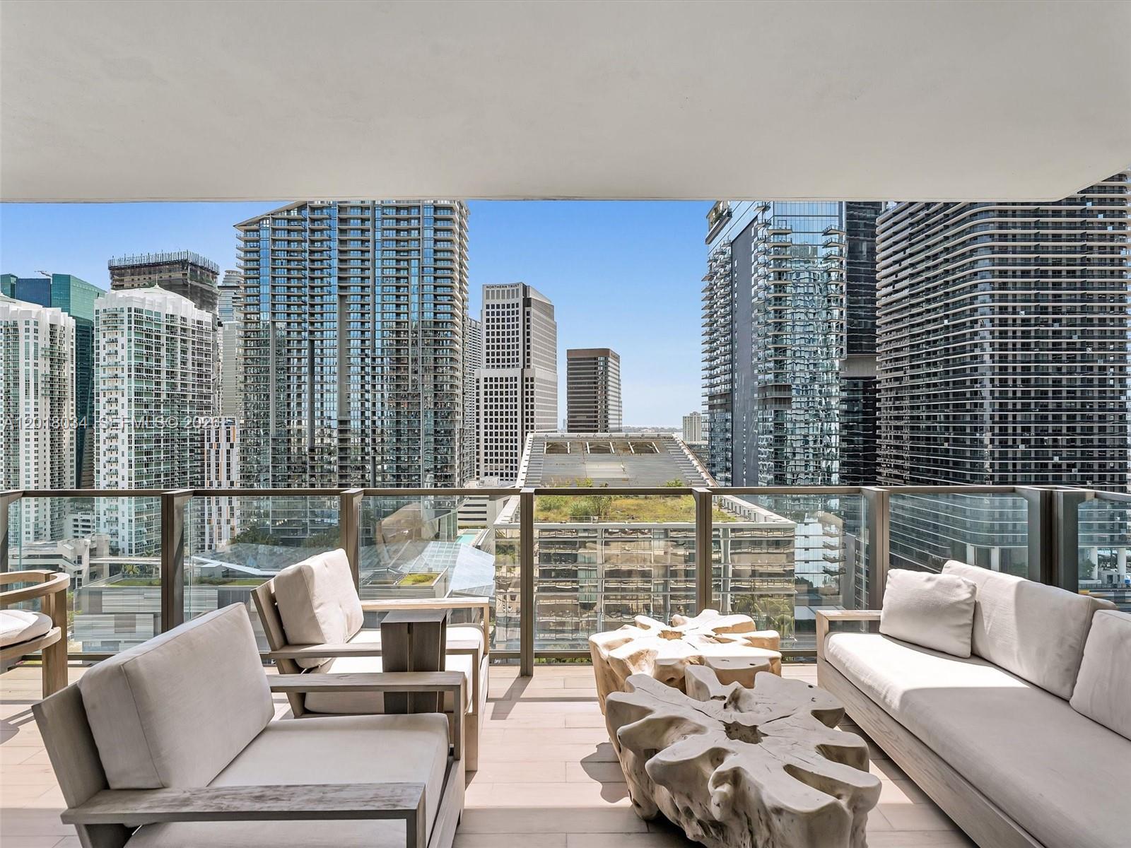 88 SW 7th St #2011 Miami, FL 33130