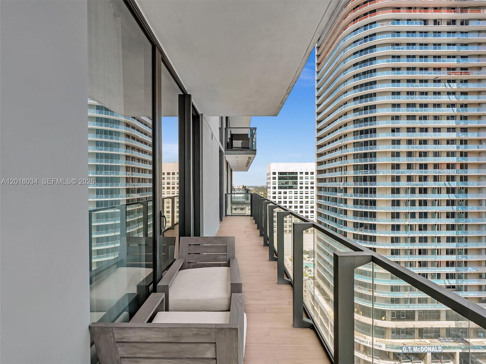 88 SW 7th St #2011 Miami, FL 33130