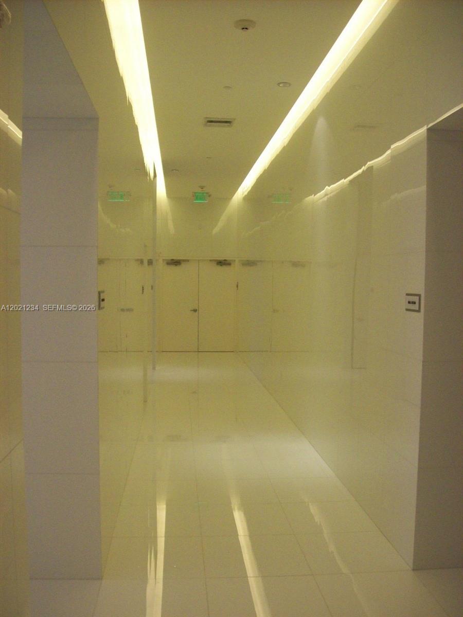 image Icon Brickell I17