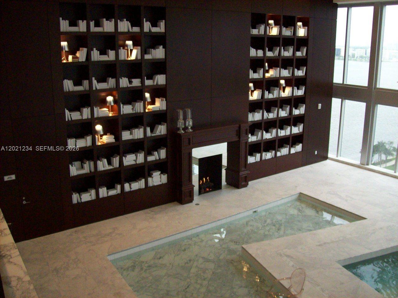 image Icon Brickell I21