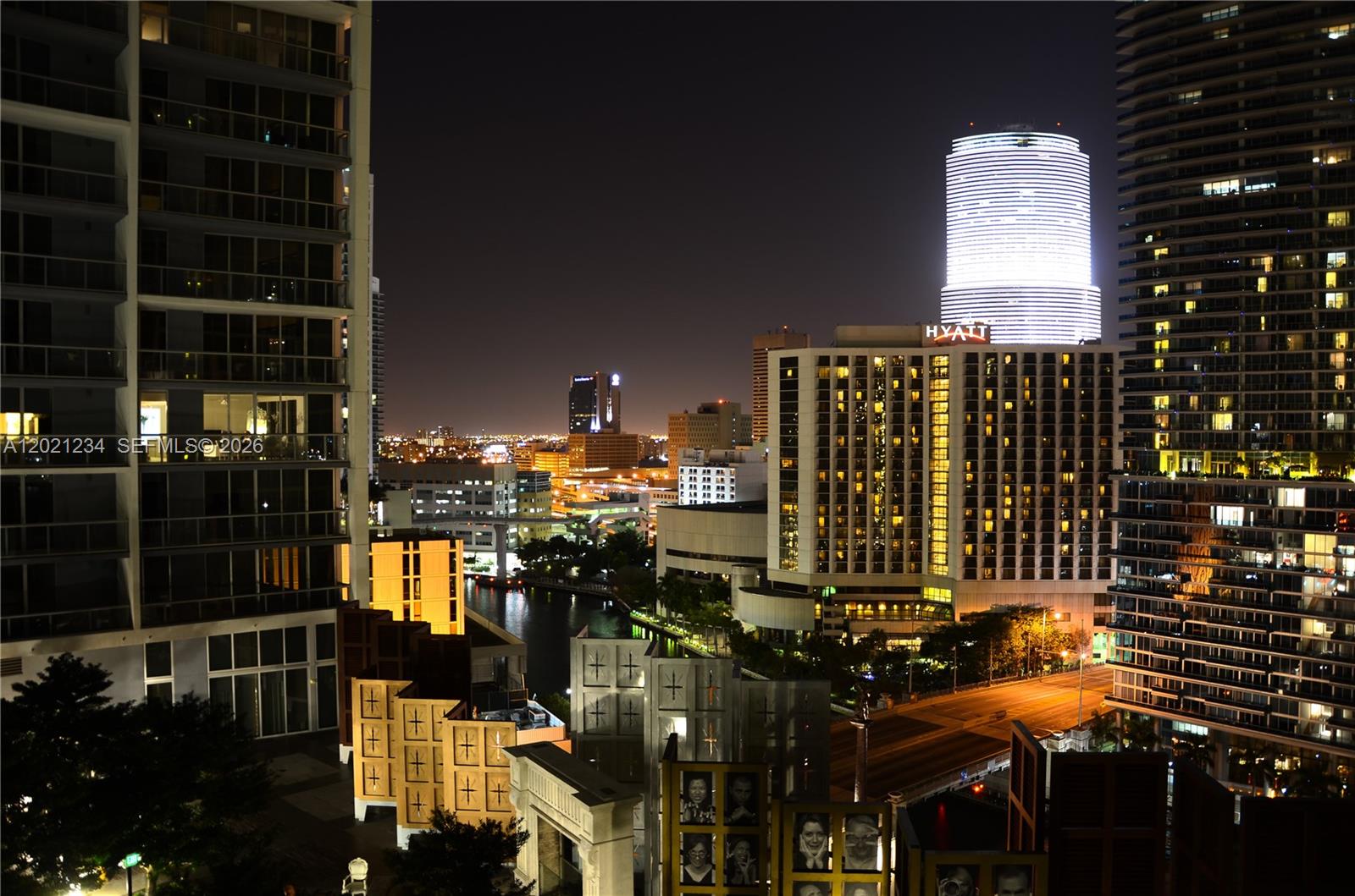 image Icon Brickell I37