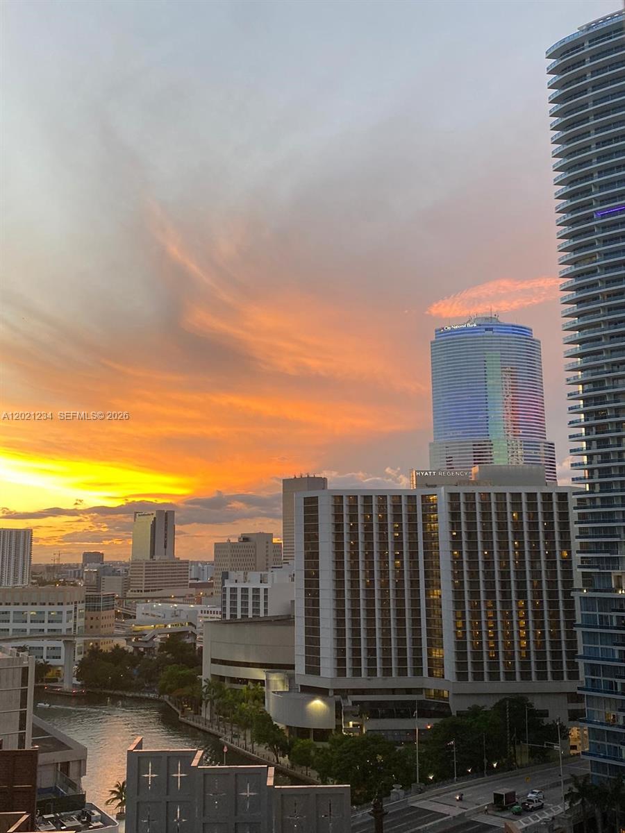 image Icon Brickell I60