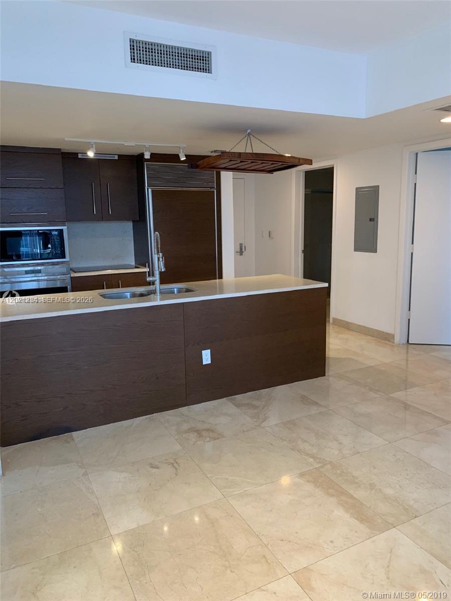 image Icon Brickell I6