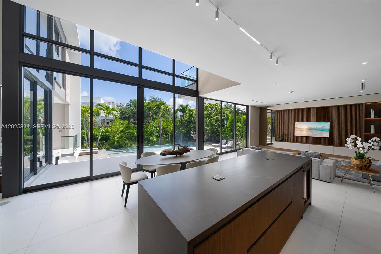 571 Glenridge Rd Key Biscayne, FL 33149