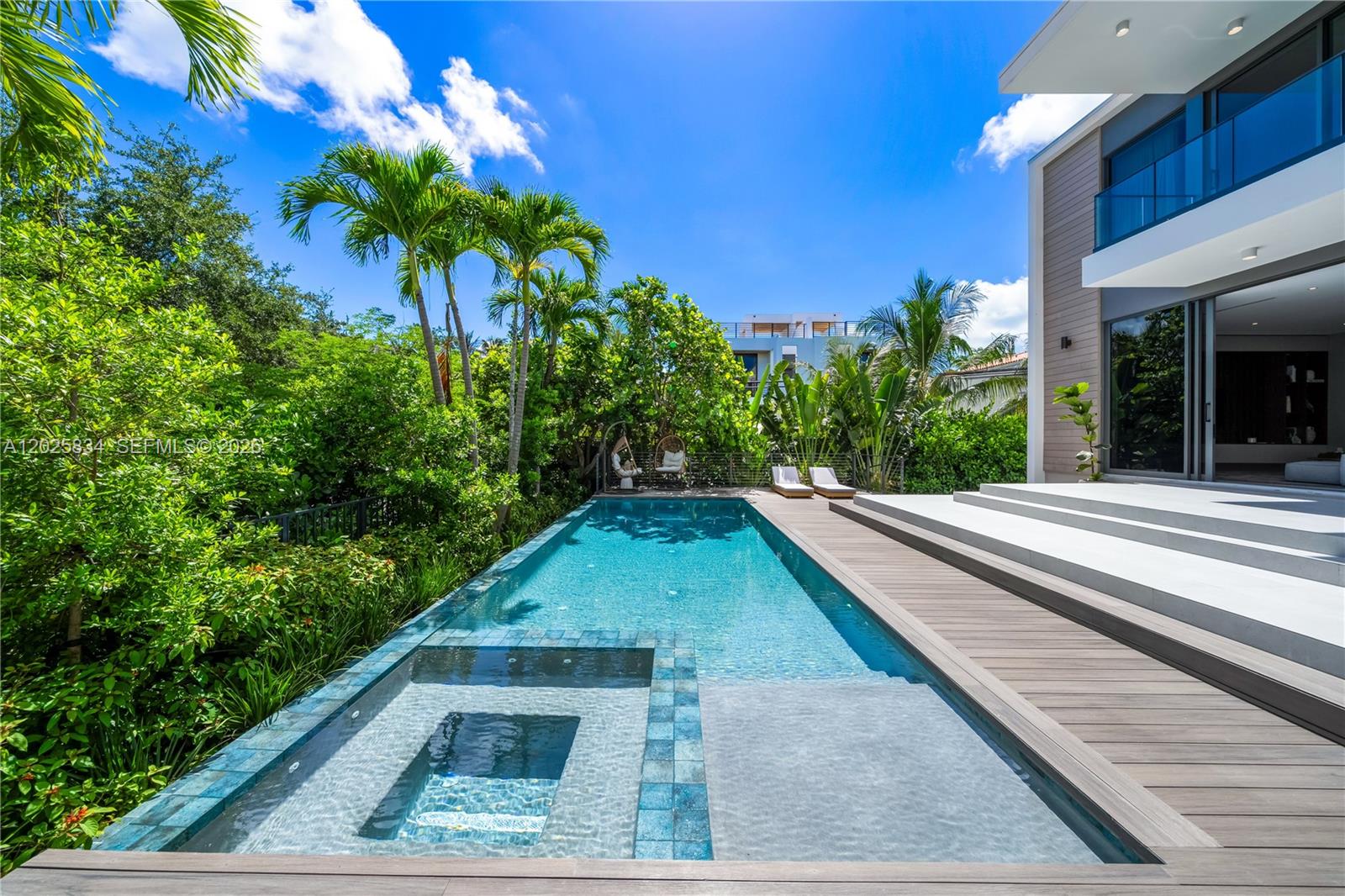 571 Glenridge Rd Key Biscayne, FL 33149