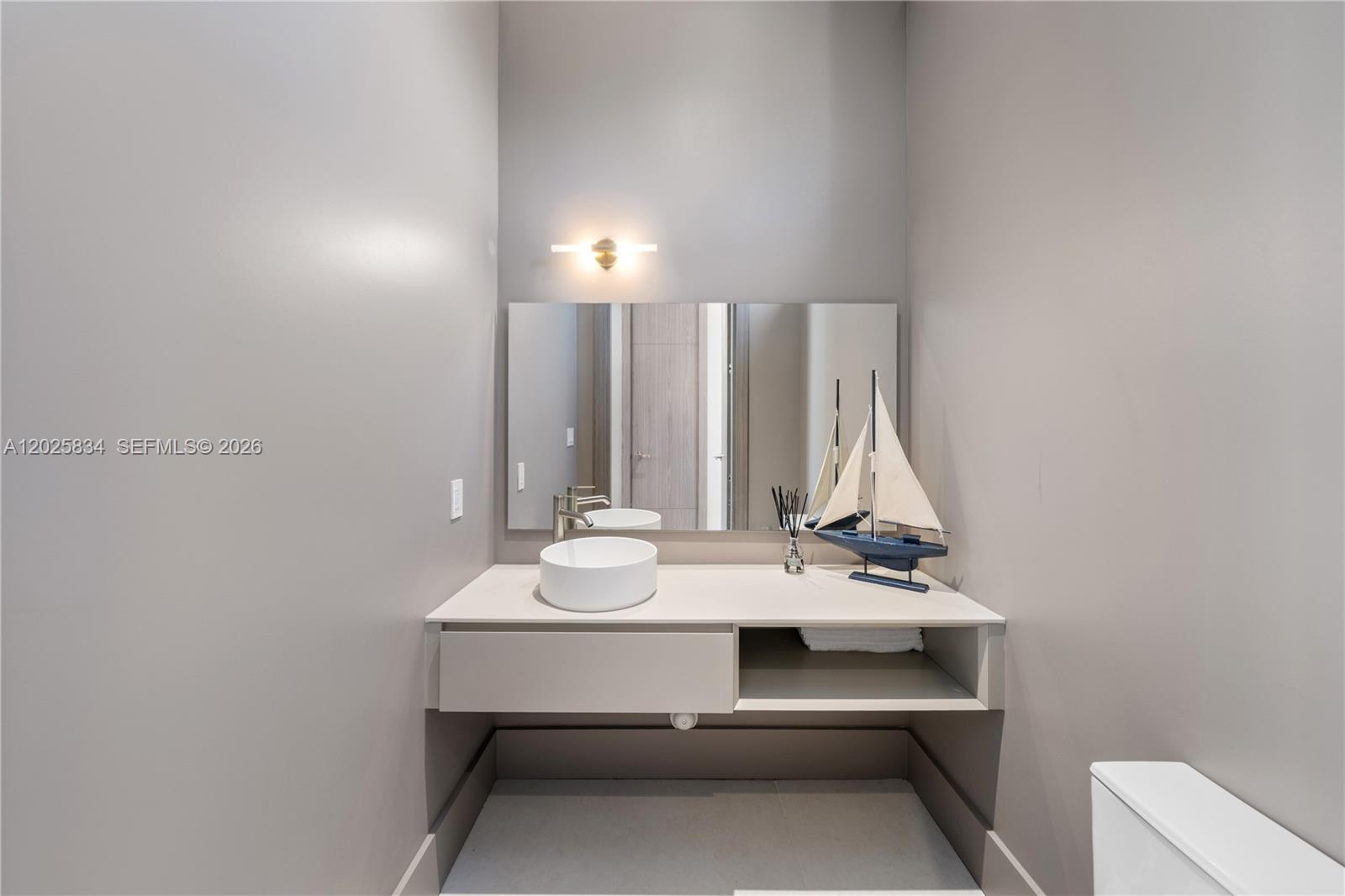 571 Glenridge Rd Key Biscayne, FL 33149