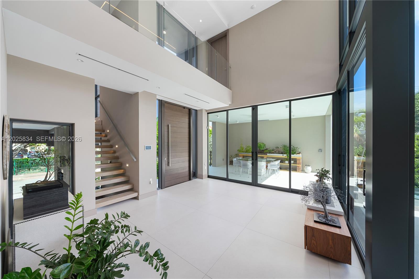 571 Glenridge Rd Key Biscayne, FL 33149
