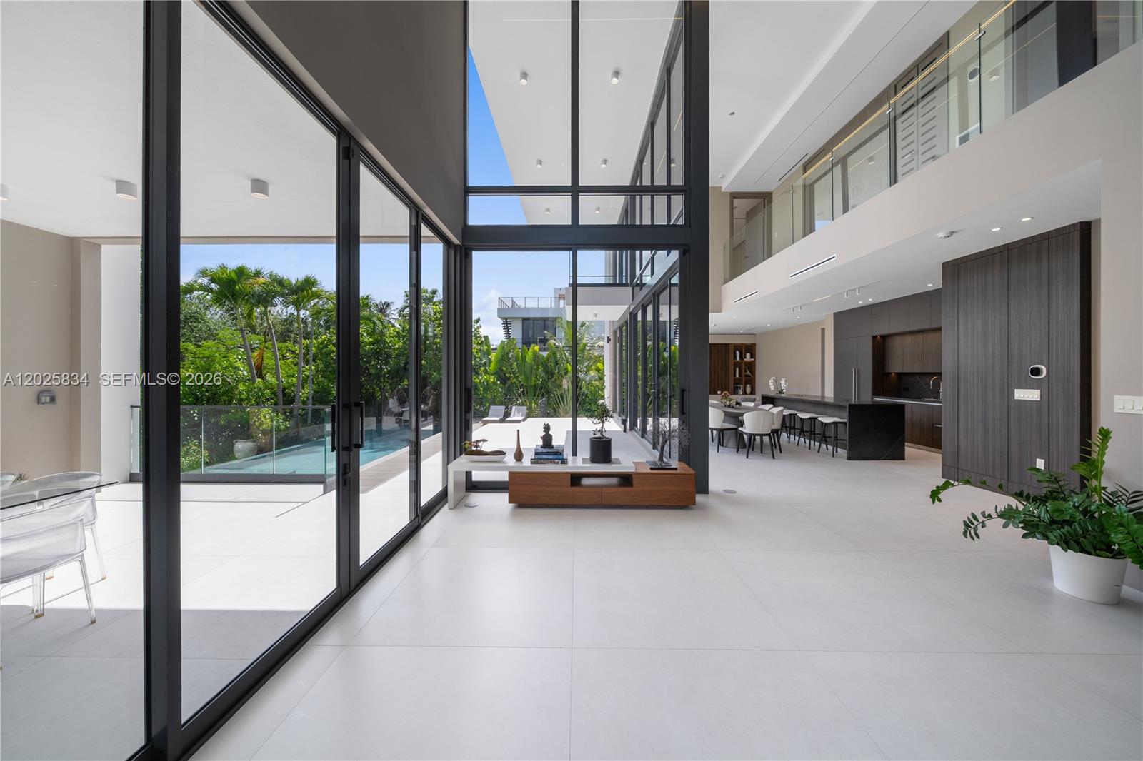571 Glenridge Rd Key Biscayne, FL 33149