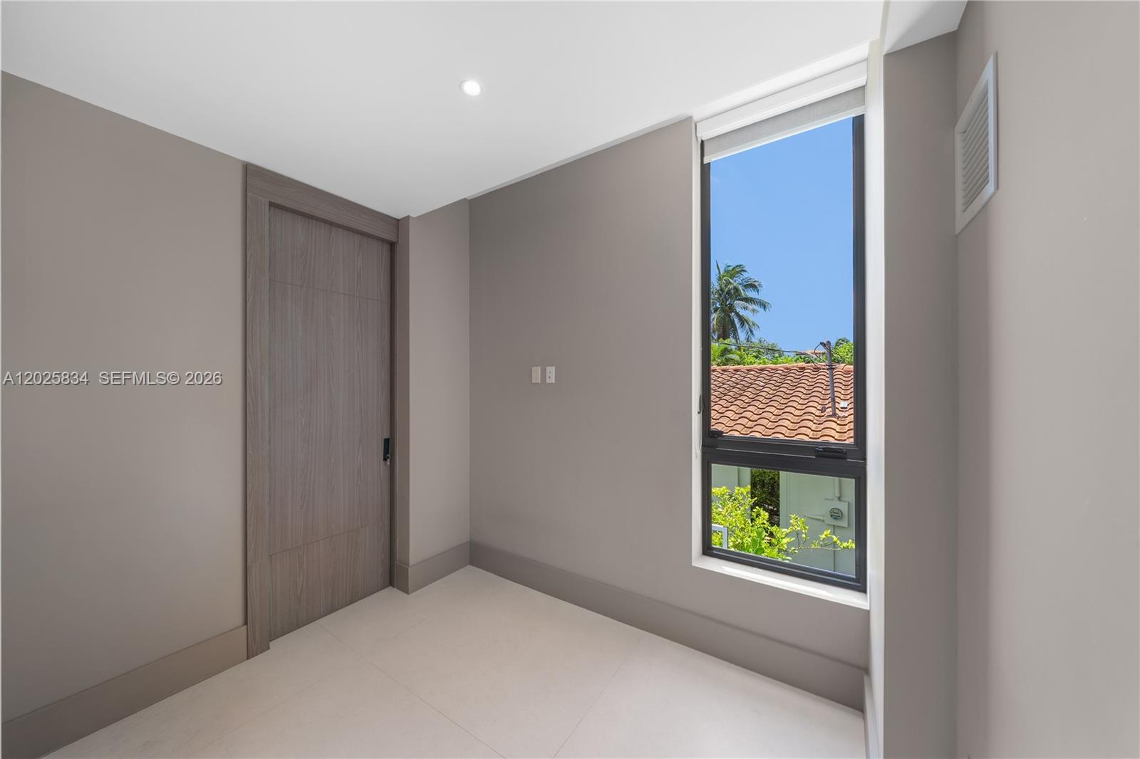 571 Glenridge Rd Key Biscayne, FL 33149