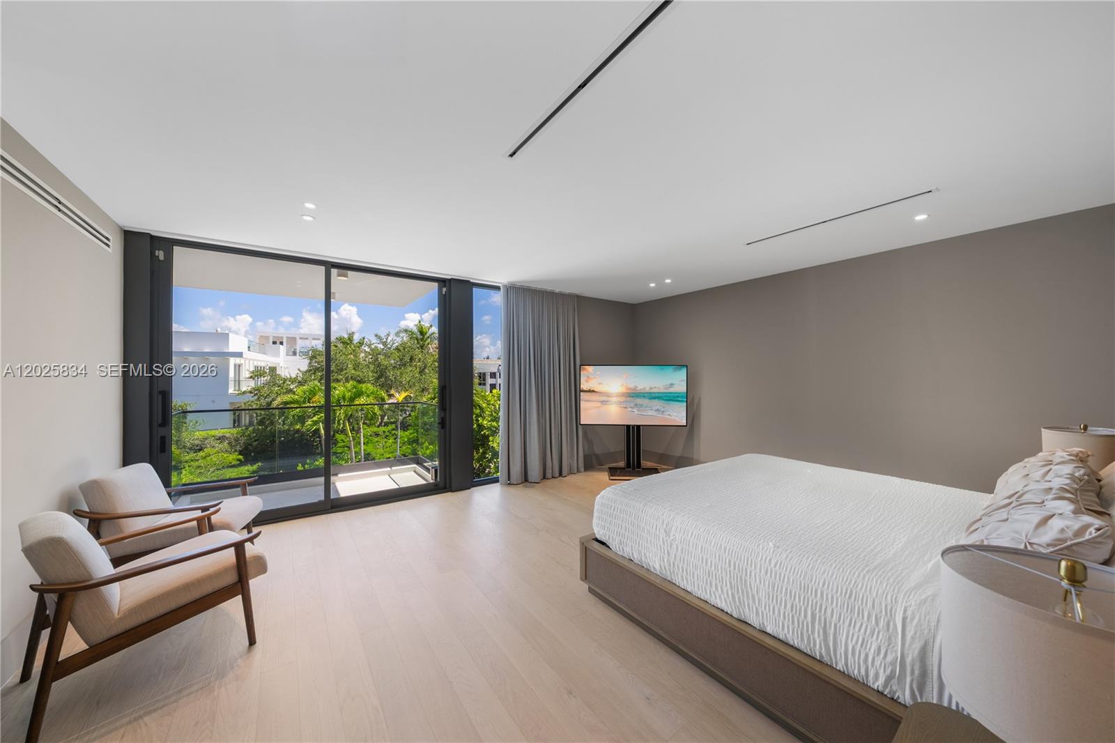 571 Glenridge Rd Key Biscayne, FL 33149
