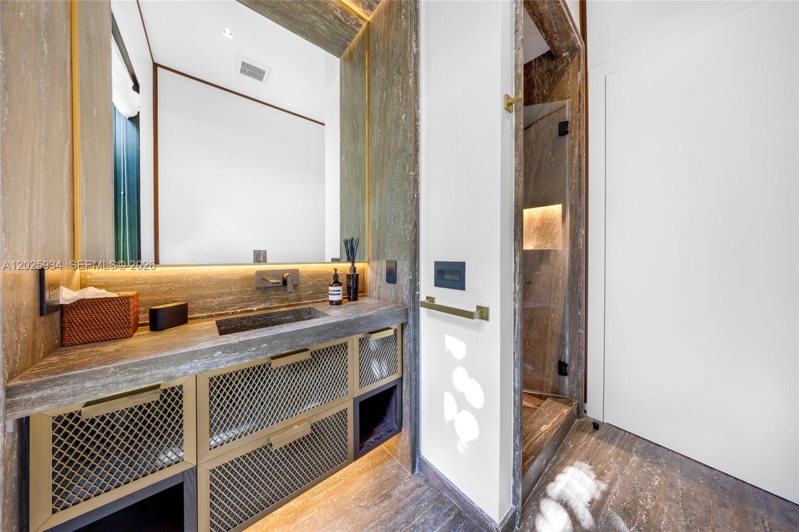 200 W Rivo Alto Dr Miami Beach, FL 33139