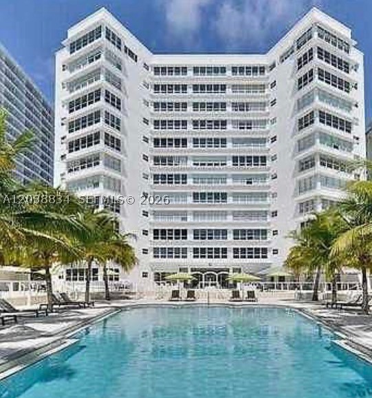 4925 Collins Ave #2c