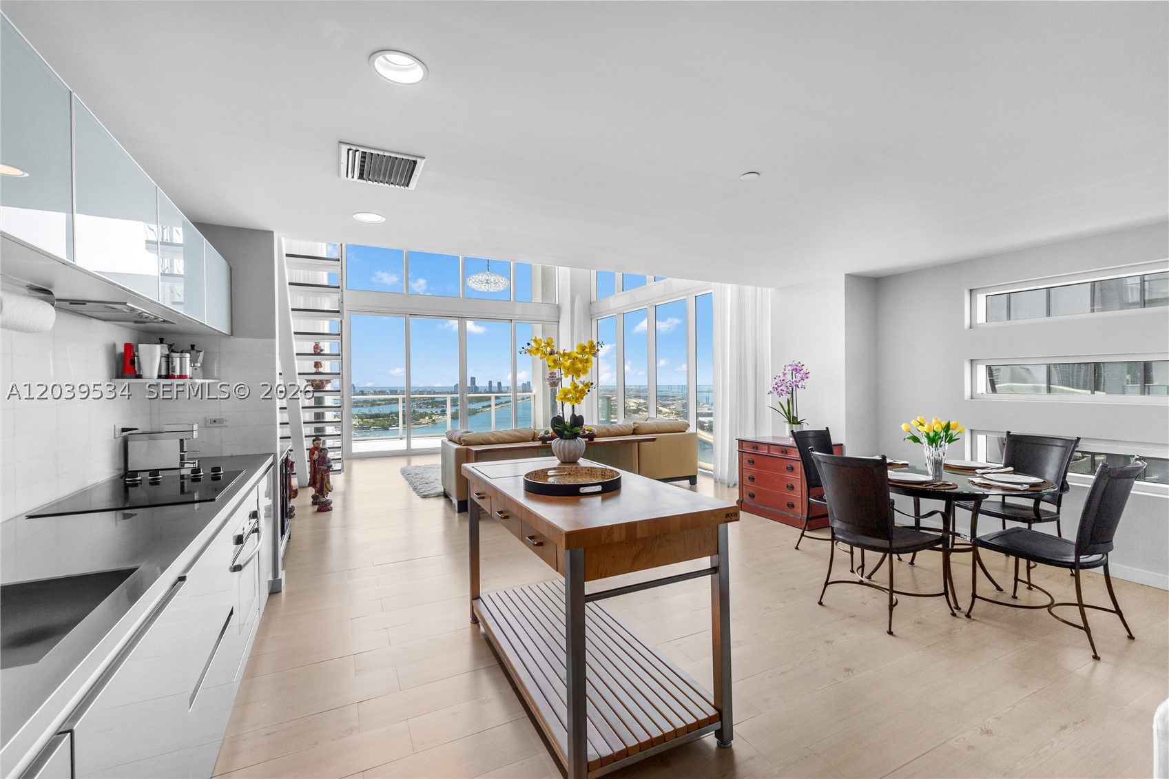 1040 Biscayne Blvd #3101 Miami, FL 33132