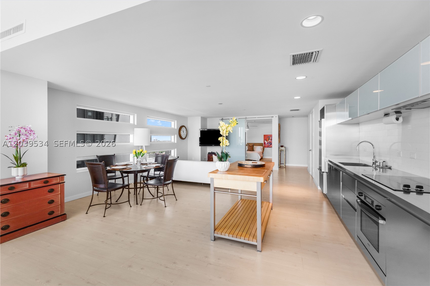 1040 Biscayne Blvd #3101 Miami, FL 33132