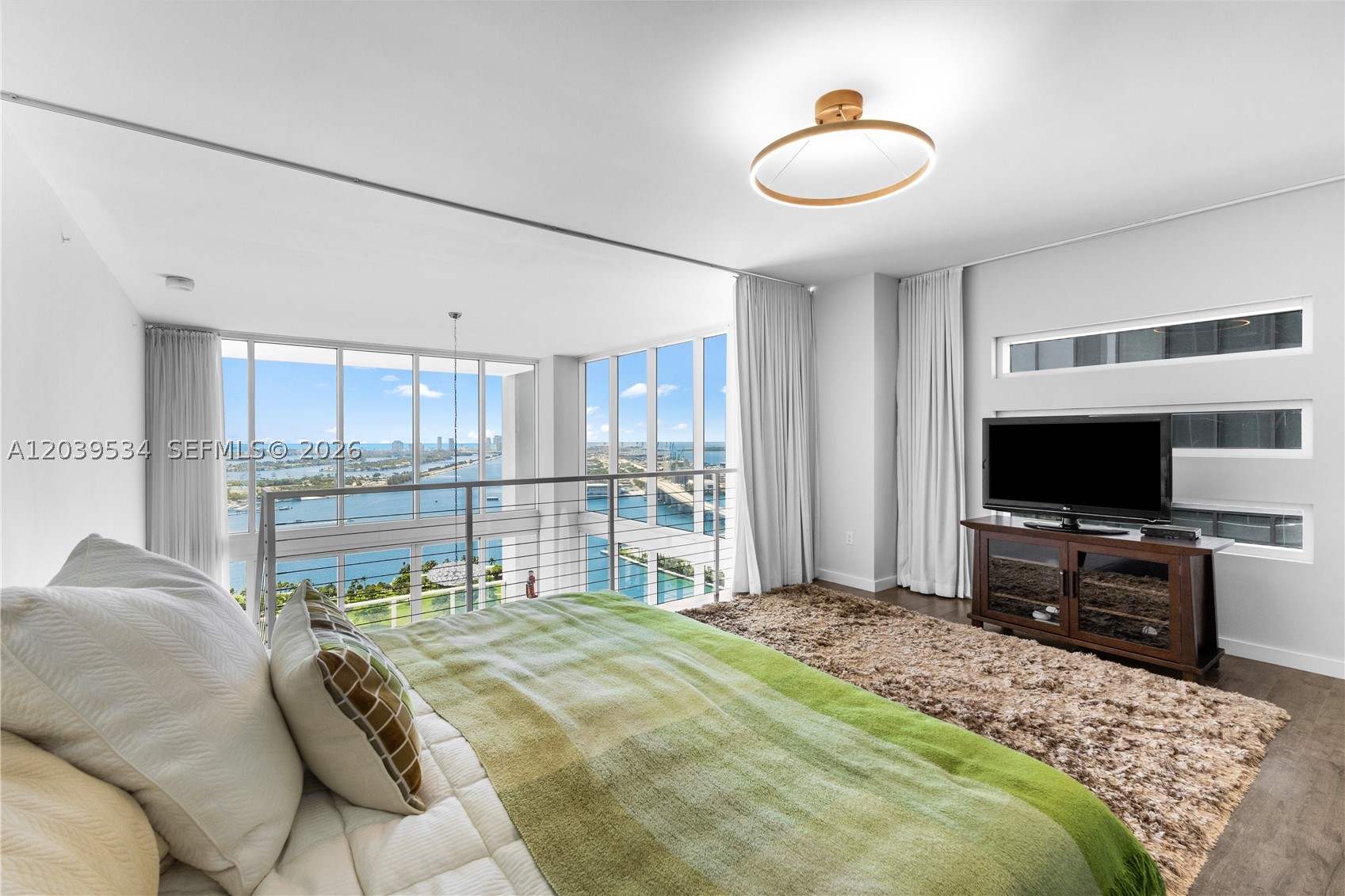 1040 Biscayne Blvd #3101 Miami, FL 33132