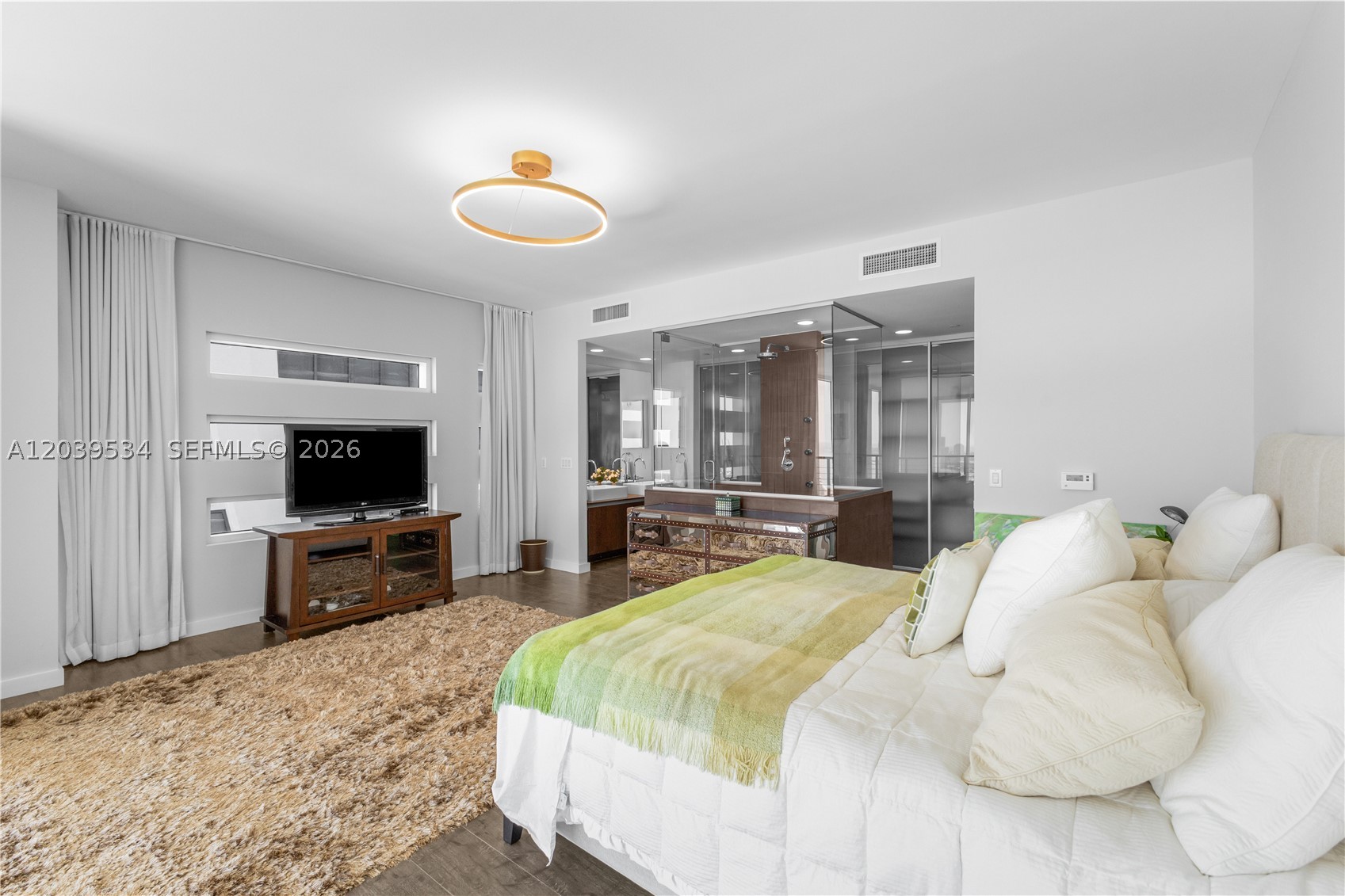 1040 Biscayne Blvd #3101 Miami, FL 33132