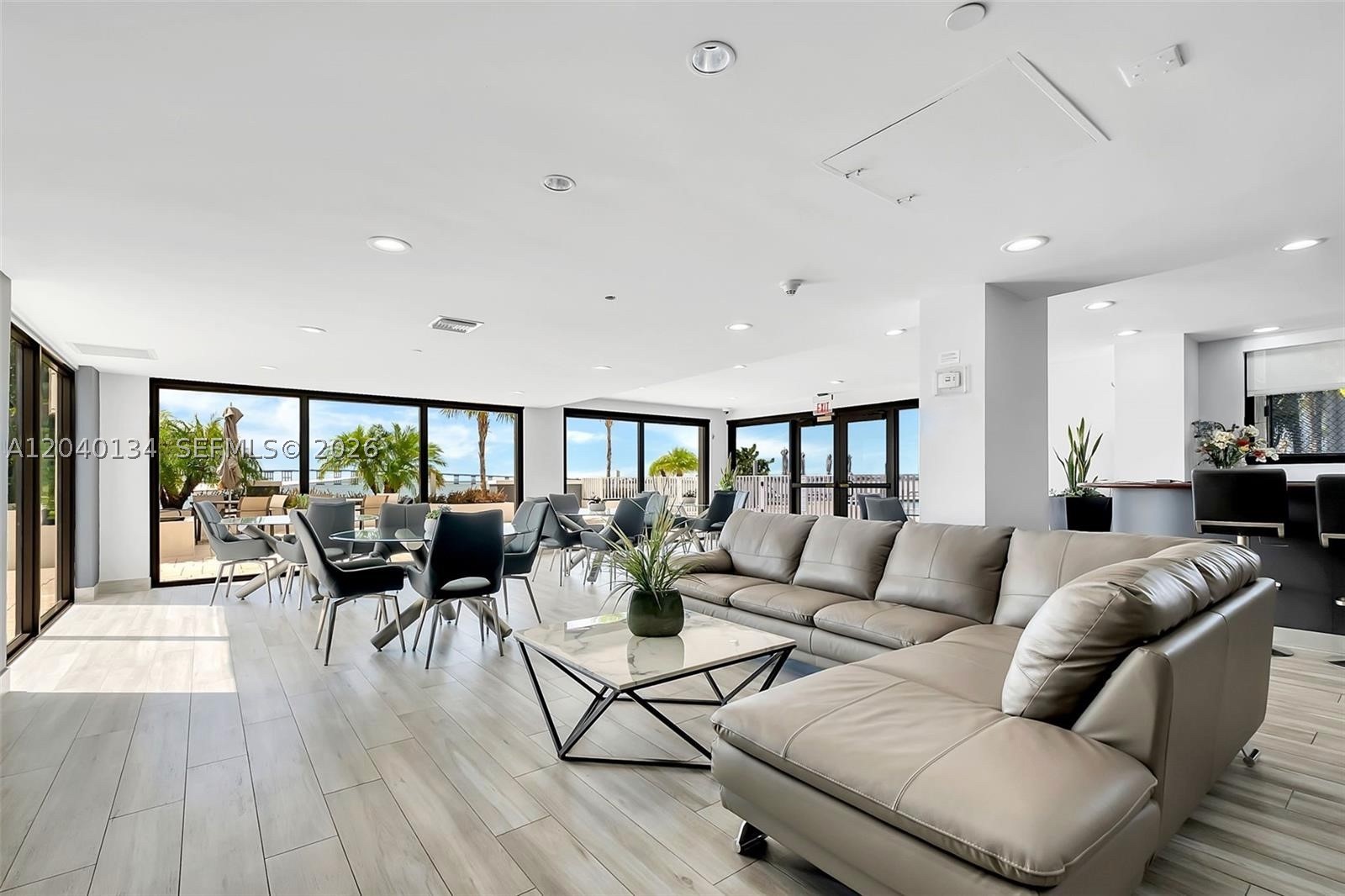 image Brickell Harbour31