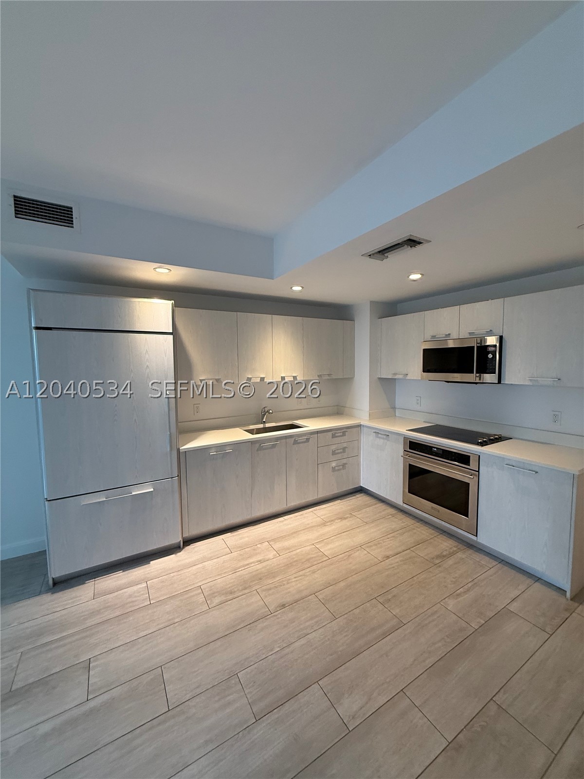 image Brickell Heights East13