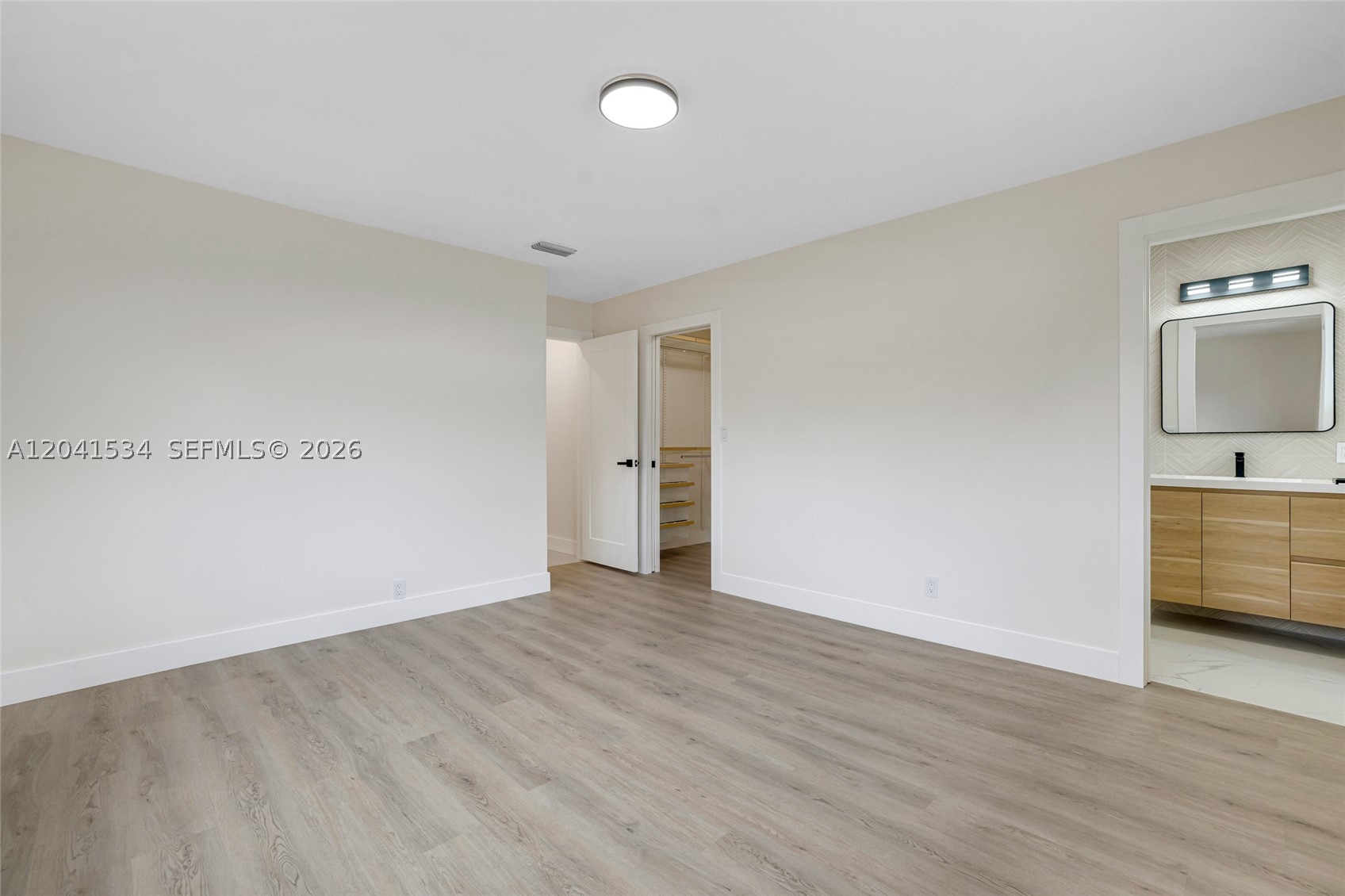 5718 NE 15th Ave Fort Lauderdale, FL 33334