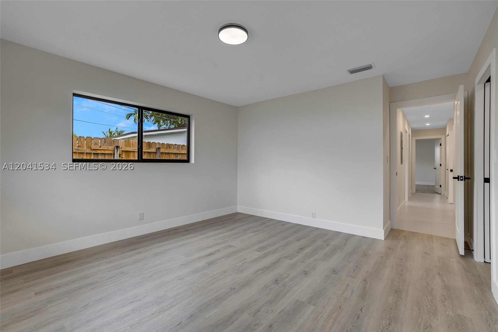 5718 NE 15th Ave Fort Lauderdale, FL 33334
