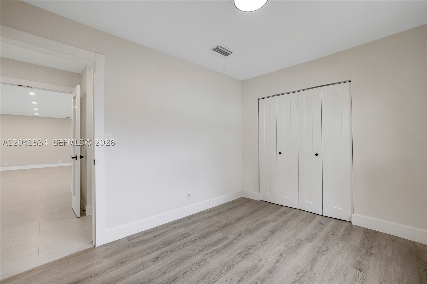 5718 NE 15th Ave Fort Lauderdale, FL 33334